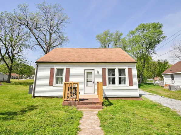 402 W Highland Dr, Fulton, KY 42041