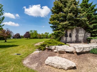 2600 Sanctuary Ln, Spring Grove, IL 60081