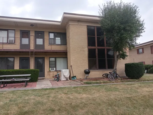 13 King Arthur Ct APT 19, Northlake, IL 60164