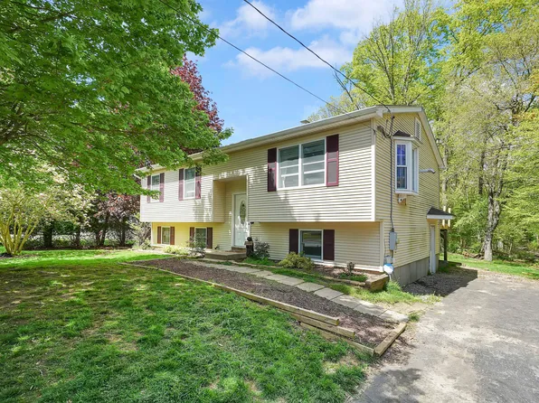 8 Beechwood Boulevard, Plainfield, CT 06374