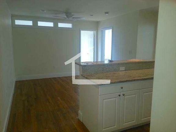 3rd image of 60 Egmont St #_04