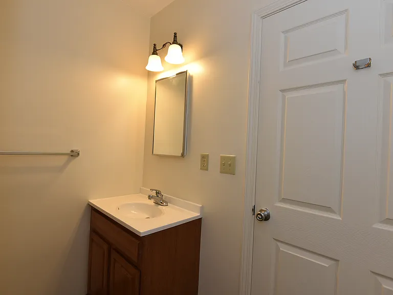 320 S Dunn — Photo 32