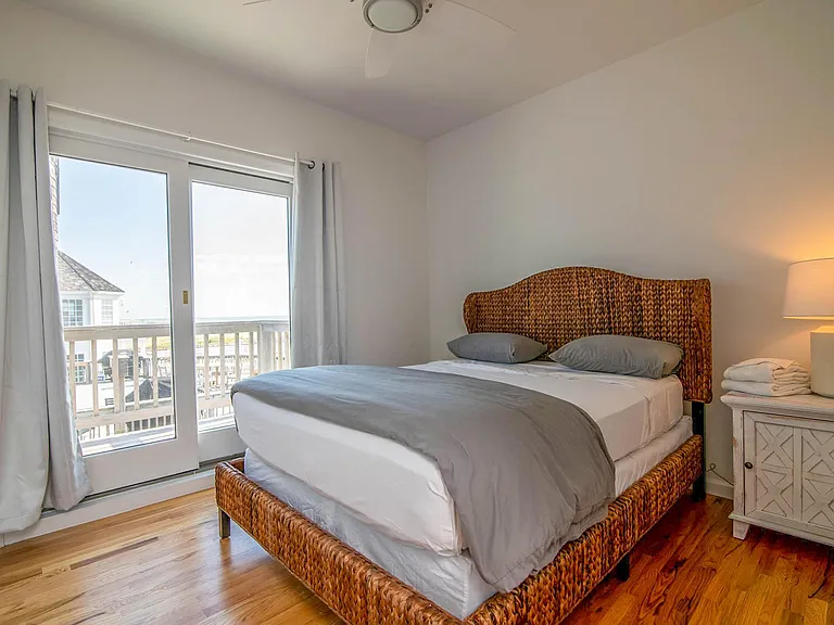 Second story bedroom. Deck for ocean and bay viewing pleasure.