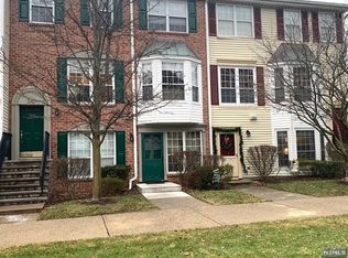 827 Juniper Way, Mahwah, NJ 07430