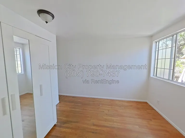 418 E Sola St — Photo 6
