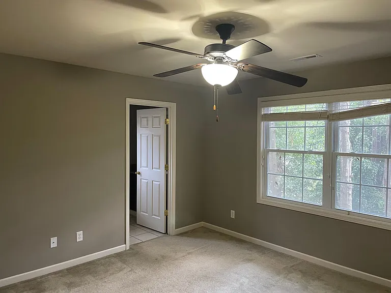 1136 E Lee Rd — Photo 19