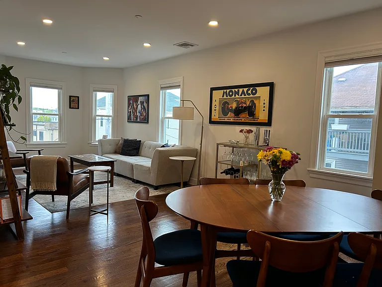 8 Willard Ave #3 — Photo 3