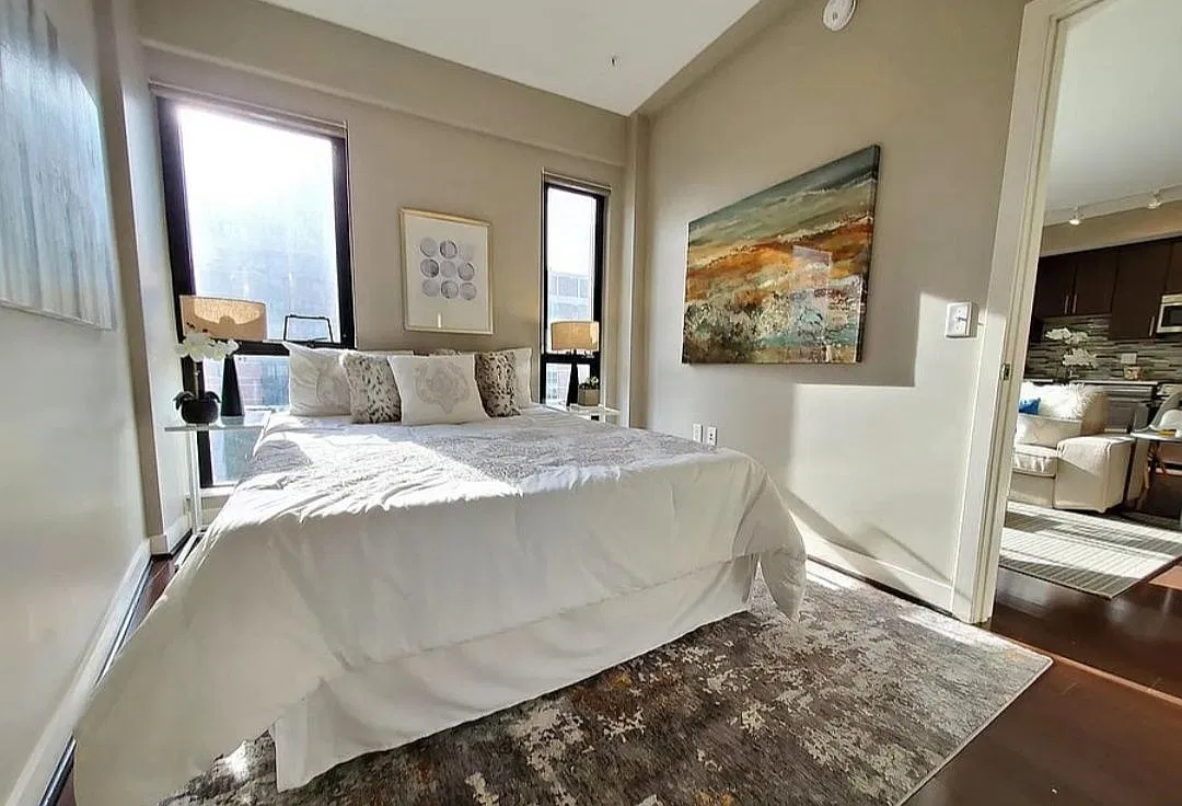 2 bed, 2.0 bath, 744 sqft, $2,100 — Photo 1