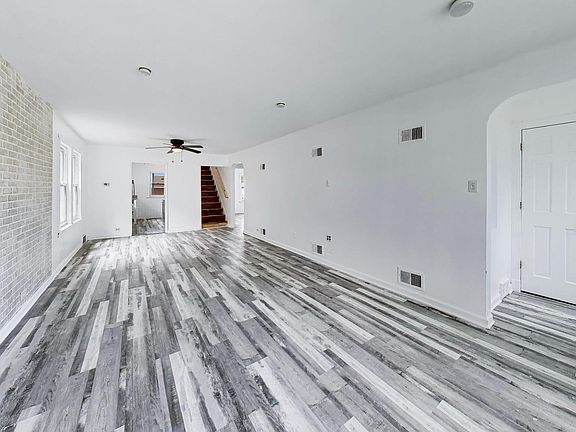 4th image of 5718 N Parkside Ave