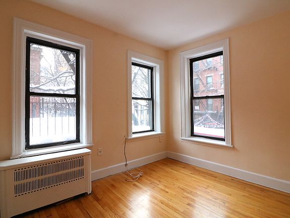 2nd image of 465 W 51st St #1CF