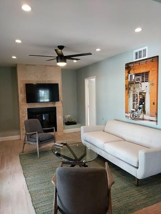 1st image of 164 Ximeno Ave #164