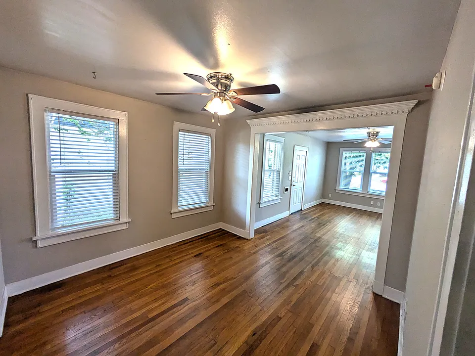 3207 Rogers Ave