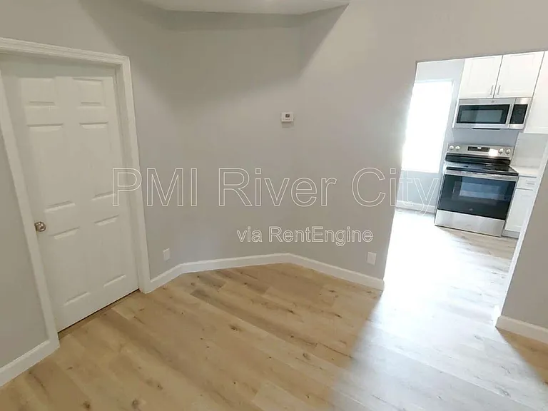 151 W 17th St #2 — Photo 3