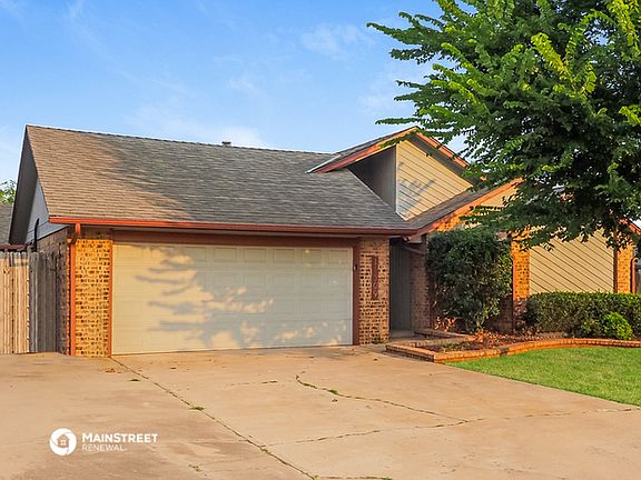 3rd image of 11309 Mackel Dr