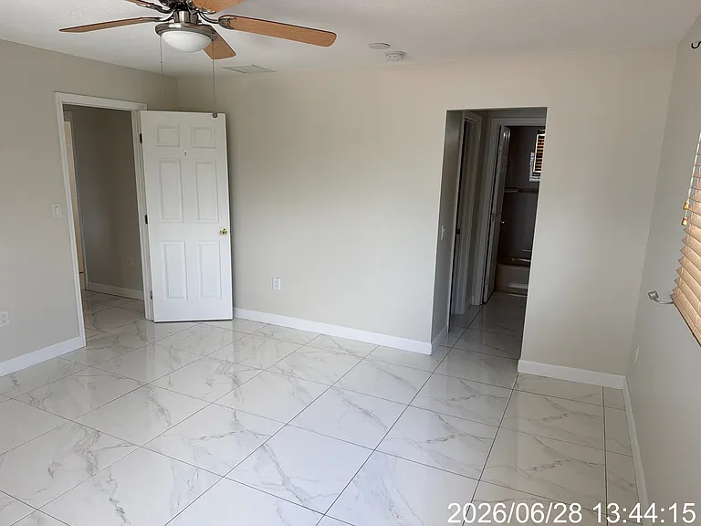 101 E 51st Pl — Photo 17