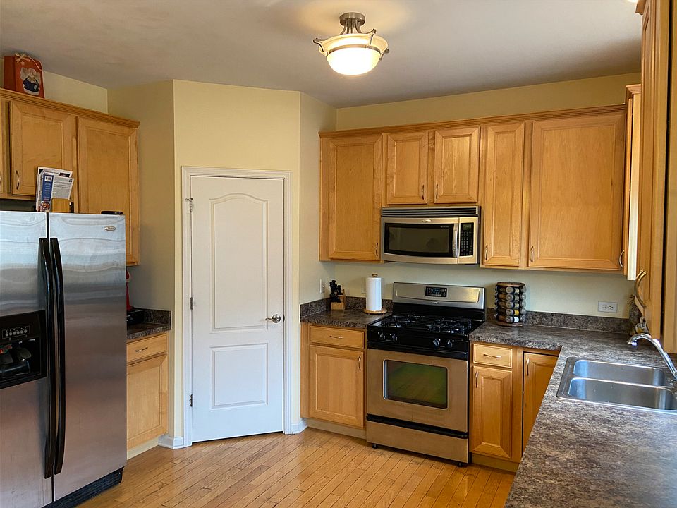 1544 Station Park Dr, Grayslake, IL 60030 Zillow