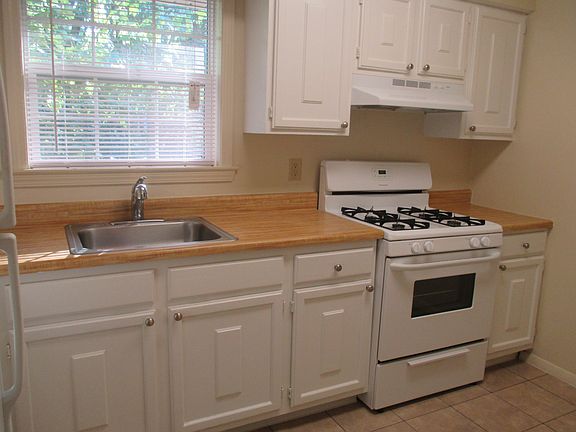 5th image of 24 Hasbrouck Dr APT G