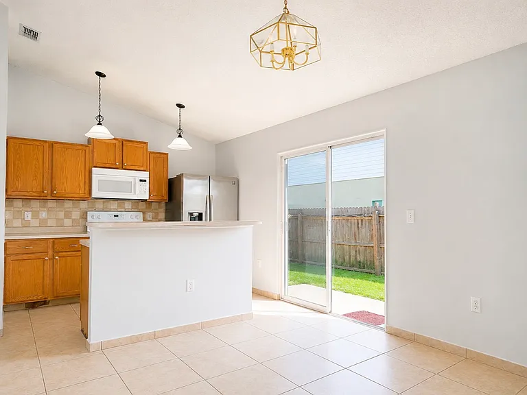508 Pointe Allyson Way — Photo 4