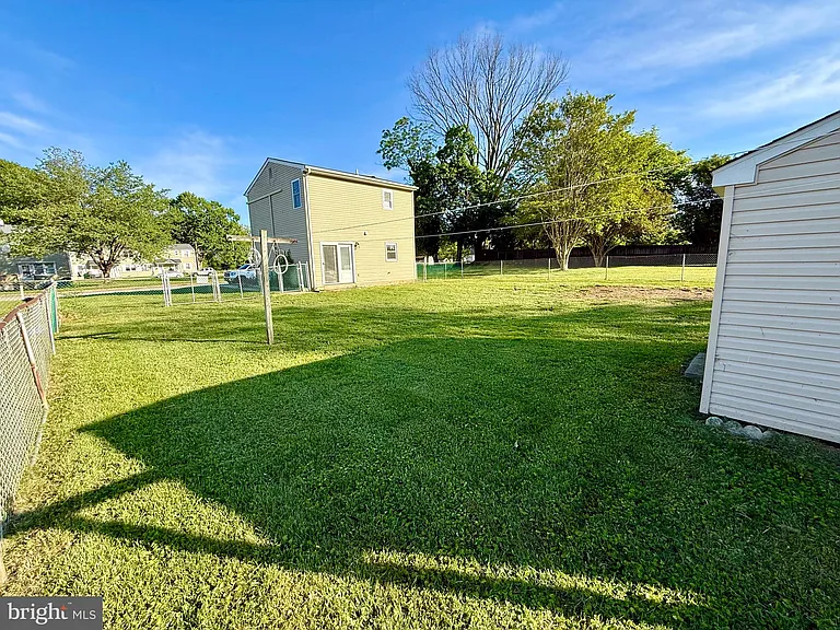 510 Hamilton St — Photo 37
