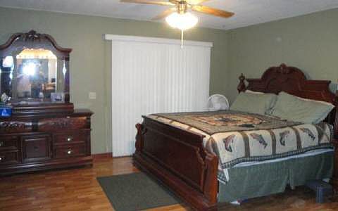 2nd image of 232 SE Mill Creek Ct