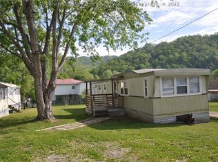 227 2nd St W, Madison, WV 25130