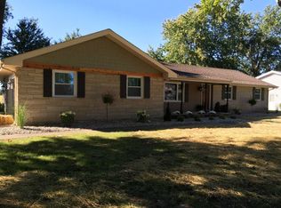 1 Meadow Ln, Mattoon, IL 61938