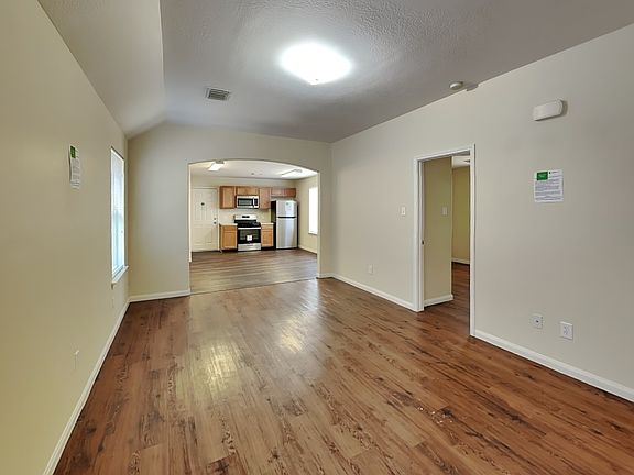 5th image of 6419 Mountain Pines Ln