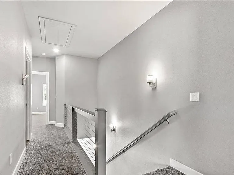 404 NW Retreat Ln — Photo 10