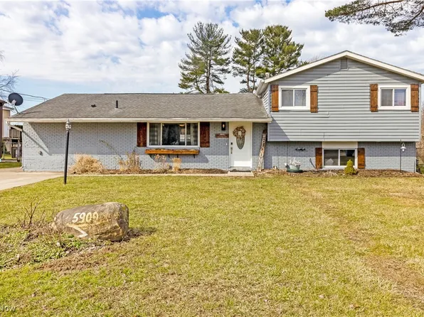 5900 Lear Nagle Rd, North Ridgeville, OH 44039