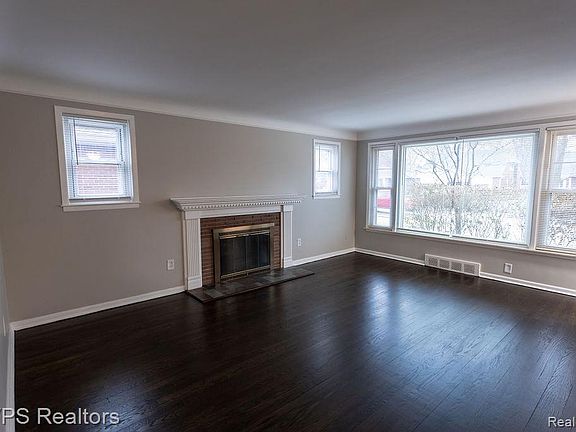 3rd image of 20946 Littlestone Rd