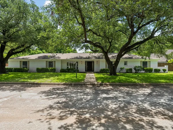 4113 Ridglea Country Club Dr, Benbrook, TX 76126