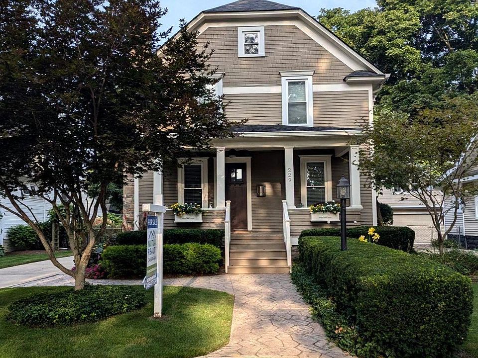 1st image of 229 Ann St