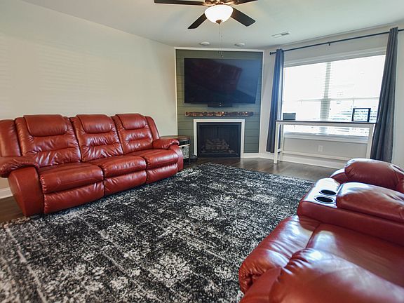 3rd image of 1279 Kendall Dr