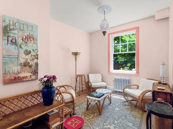 27 Commerce Street image 4 of 10