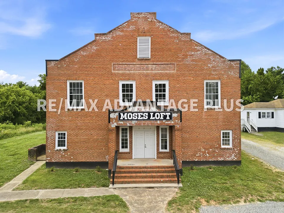 327 Thomas Jefferson Hwy
