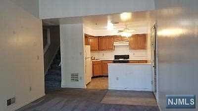 2nd image of 399 Cambridge Dr #399