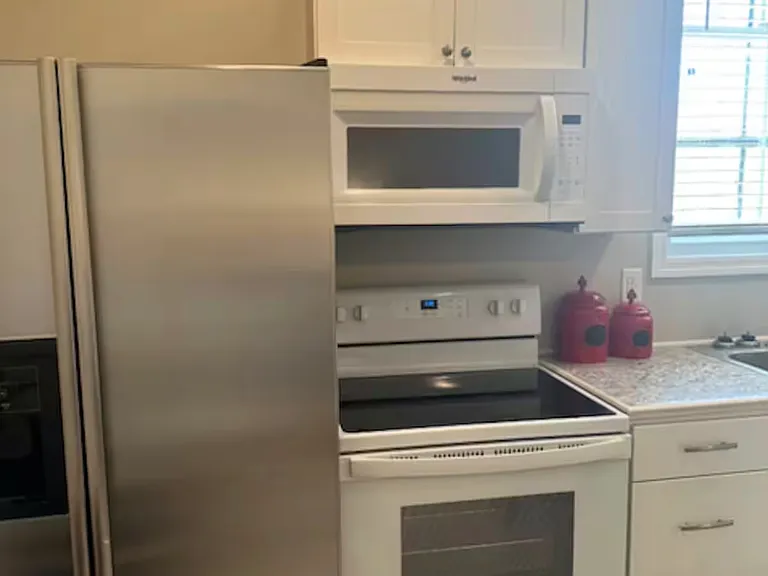664A York St NE #1A — Photo 3