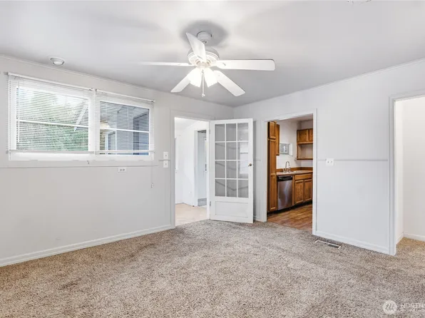 8434 34th Avenue S, Seattle, WA 98118