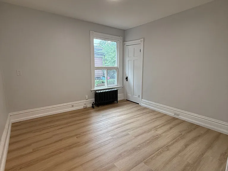 28 Eastbourne Ave #2 — Photo 18