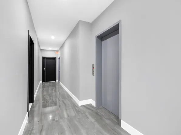 533 Greenwich St, Hempstead, NY