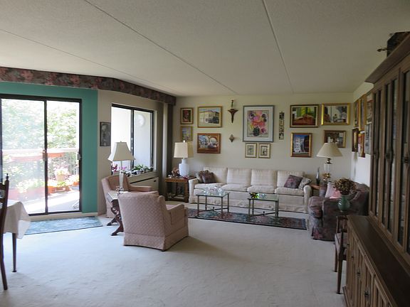 5th image of 100 High Point Dr APT 510