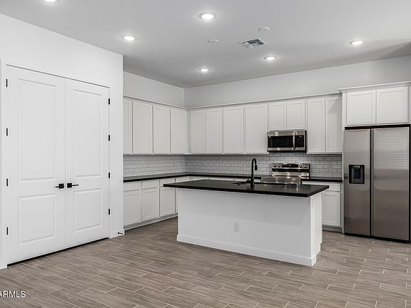 5th image of 31512 N HAYWEATHER Lane