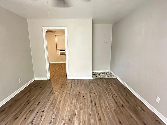 4th image of 1423 Cherry St #1423
