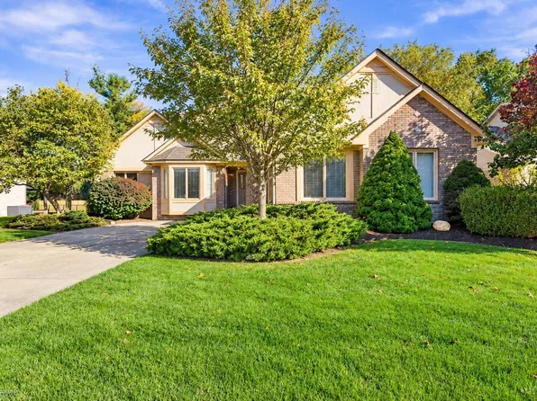 42170 Brianna Dr, Clinton Township, MI 48038