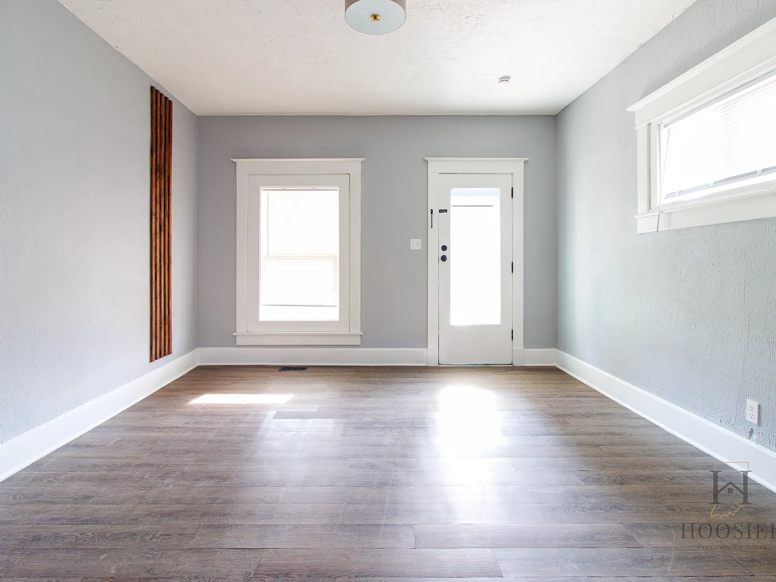 3 bed, 1.5 bath, 1296 sqft, $1,700 — Photo 3