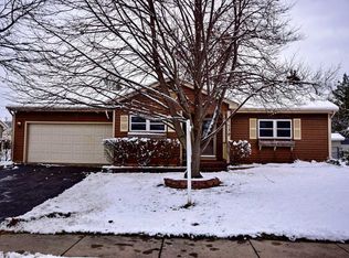 1239 Dogwood Ln, Carol Stream, IL 60188