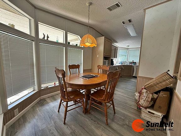 5th image of 410 Cinnamon Cir