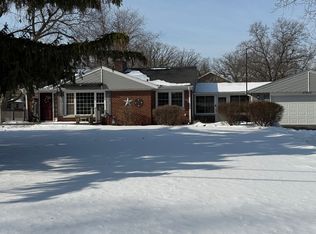 37610 N Holdridge Ave, Beach Park, IL 60087