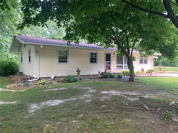 1401 E College Ave, Greenville, IL 62246