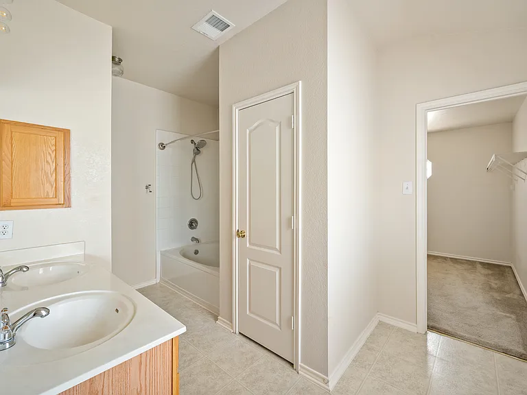 12719 Goldenrain Bay — Photo 10